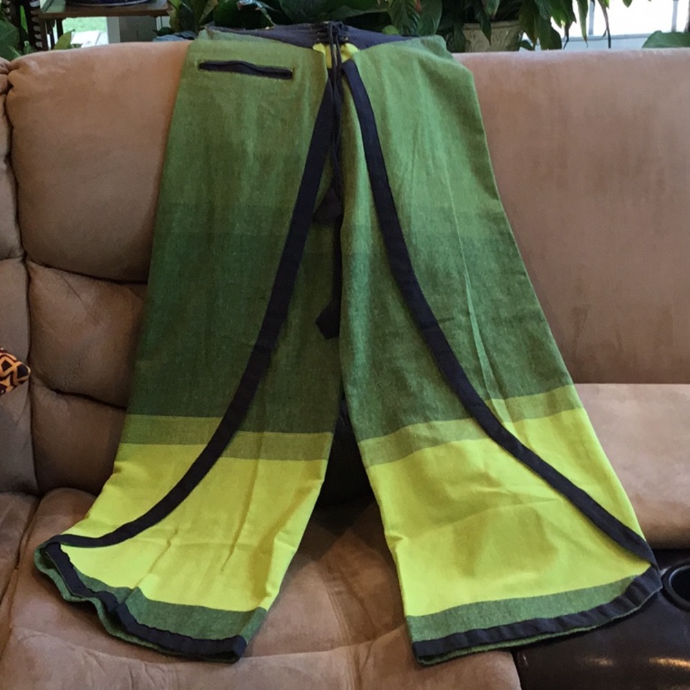 Women’s Wide Legged Color-Blocked Draped Slacks